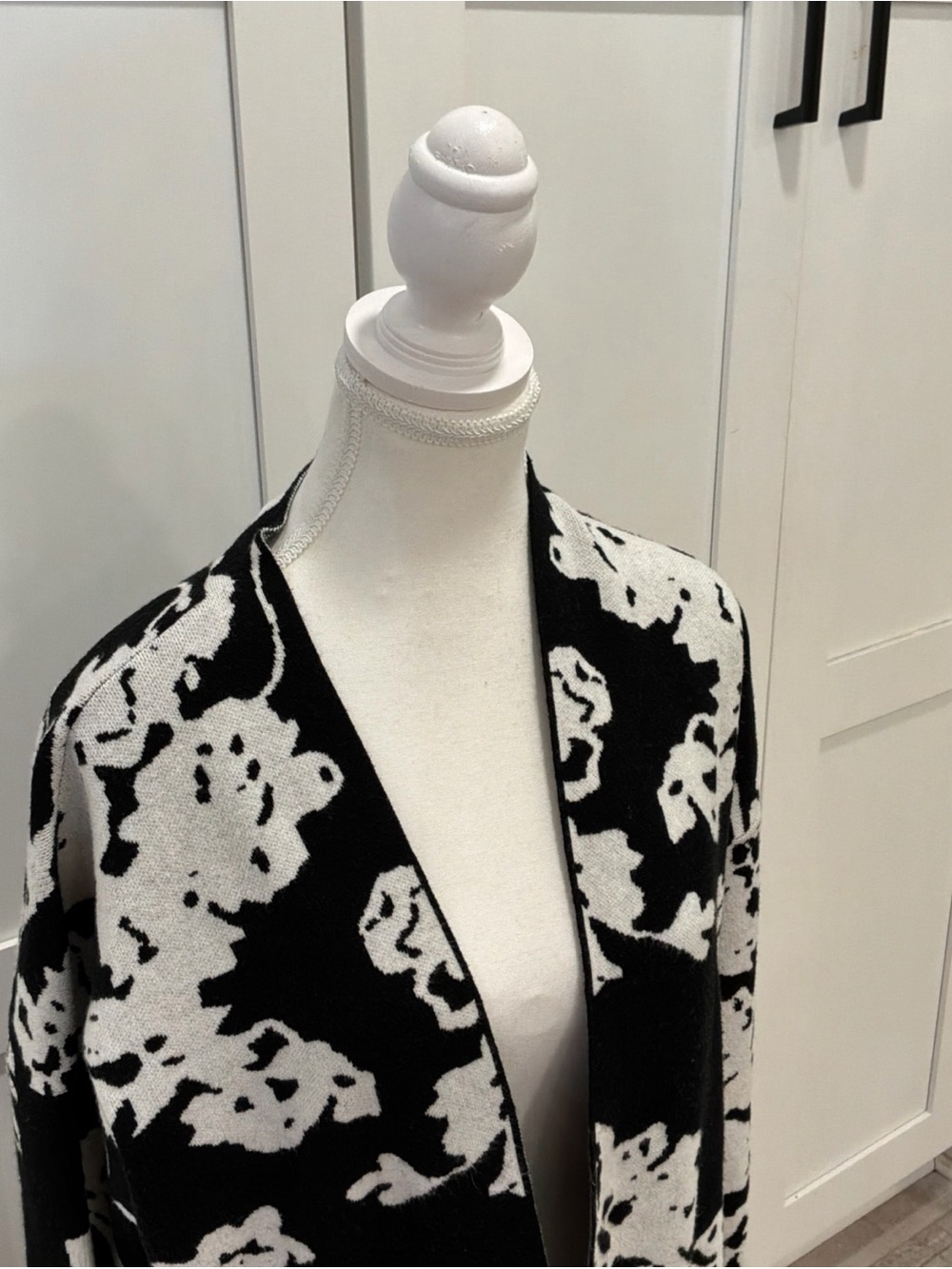 Cyrus Open Front Cardigan Black White Floral Cardigan Women’s Large - Picture 2 of 11